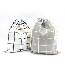 Lade das Bild in den Galerie-Viewer, 1pcs Simple grid cotton linen fabric dust cloth bag Clothes socks/underwear shoes receive bag home Sundry kids toy storage bags