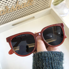 Lade das Bild in den Galerie-Viewer, Sunglasses sun Shades Brown Women's All Match Classic Face Looking Small Polarized unisex