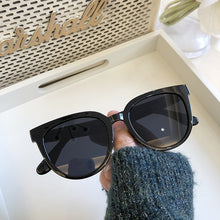 Lade das Bild in den Galerie-Viewer, Sunglasses sun Shades Brown Women's All Match Classic Face Looking Small Polarized unisex