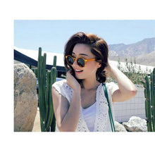 Lade das Bild in den Galerie-Viewer, Sunglasses sun Shades Retro Transparent Edge Trendy round Frame Korean Style Face Trimming unisex