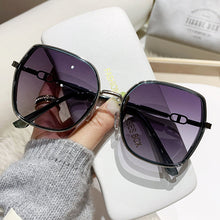 Lade das Bild in den Galerie-Viewer, Sunglasses sun Shades Korean Style Outdoor Street Fashionable UV Proof unisex