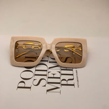 Lade das Bild in den Galerie-Viewer, Sunglasses sun Shades Large Rim High Grade Box Chain unisex