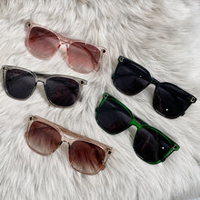 Lade das Bild in den Galerie-Viewer, Sunglasses sun Shades Women's Fashionable Word Colorful Fashion Travel Photo Resistant unisex