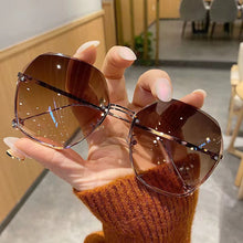 Lade das Bild in den Galerie-Viewer, Sunglasses sun Shades Frame Trimming Fashionable Irregular Frame Women's Fashionable unisex