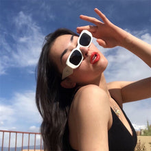 Lade das Bild in den Galerie-Viewer, Sunglasses sun Shades Female Irregular with Personality Plate unisex
