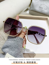 Lade das Bild in den Galerie-Viewer, Sunglasses sun Shades Korean Style Outdoor Street Fashionable UV Proof unisex