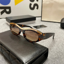 Lade das Bild in den Galerie-Viewer, Letter Series Sun Glasses Retro Oval Sunglasses for Women