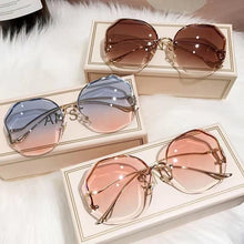 Lade das Bild in den Galerie-Viewer, Sunglasses sun Shades Fashion Frameless Trimming Women's Multi Deformation Metal Arc Mirror Resistant unisex