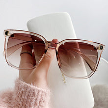 Lade das Bild in den Galerie-Viewer, Sunglasses sun Shades Women's Fashionable Word Colorful Fashion Travel Photo Resistant unisex