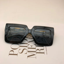 Lade das Bild in den Galerie-Viewer, Sunglasses sun Shades Large Rim High Grade Box Chain unisex