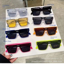 Lade das Bild in den Galerie-Viewer, Sunglasses sun Shades Fashion to Make Big Face Thin Looked One Piece Large Rim unisex