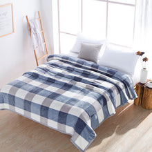 Lade das Bild in den Galerie-Viewer, Fleece Blanket Nap Blanket Air Conditioning Blanket Warm Sofa Cover Skin-Friendly Velvet Blanket