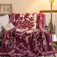 Lade das Bild in den Galerie-Viewer, Velvet Blanket Wedding Red Double-Layer Thickened Winter Blanket Wedding Gift Cover Blanket