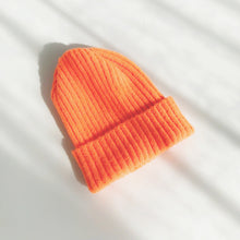 Lade das Bild in den Galerie-Viewer, Warm Winter Knit Beanie Hats Women's Winter Men's Autumn and Winter Wool Keep Warm Plush Pullover Unisex