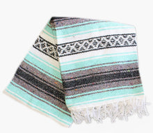 Lade das Bild in den Galerie-Viewer, Geometric Tassel Style Blanket Woven Tassel Beach Towel Blanket Picnic Mat Yoga Cotton Blanket