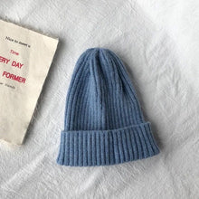 Lade das Bild in den Galerie-Viewer, Warm Winter Knit Beanie Hats Solid Color Light Board Woolen Cap Autumn and Winter Women Korean Style Curl Unisex