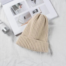 Lade das Bild in den Galerie-Viewer, Warm Winter Knit Beanie Hats Solid Color Light Board Woolen Cap Autumn and Winter Women Korean Style Curl Unisex