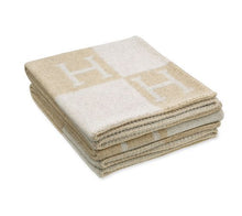 Load image into Gallery viewer, Woven Striped H Shawl Flying Blanket Aircraft Blanket Thickness Woolen Blanket