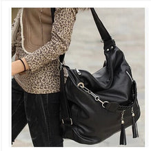 Lade das Bild in den Galerie-Viewer, Backpack Dual-Use Fashion Tassel Chain Shoulder Bag Large-Capacity Fashion Bag