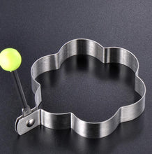 Lade das Bild in den Galerie-Viewer, 2Pcs Plum blossom Stainless Steel Fried Egg, Pancake Shaper - Mold Kitchen Cooking Tool AZ12884