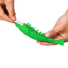Lade das Bild in den Galerie-Viewer, 2Pcs grass green Catnip crayfish toothbrush, cat toy molar shrimp AZ12832