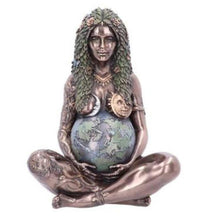 Lade das Bild in den Galerie-Viewer, 5x5x15cm Mother Earth, Resin ornaments of Goddess Gaia, Mother Earth ornaments