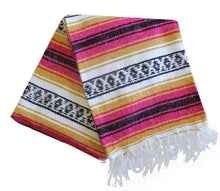 Lade das Bild in den Galerie-Viewer, Geometric Tassel Style Blanket Woven Tassel Beach Towel Blanket Picnic Mat Yoga Cotton Blanket