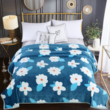 Load image into Gallery viewer, Thickened Autumn and Winter Blanket Flannel Blanket Flannel Air Conditioning Blanket Coral Fleece
