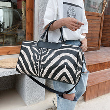 Lade das Bild in den Galerie-Viewer, Fashion Short-Distance Travel Bag Portable Sports Gym Bag Large Capacity Luggage Bags and Duffel Bags