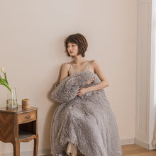 Lade das Bild in den Galerie-Viewer, Peacock Velvet Blanket High Quality Plush Foreign Trade Blanket Thickened AB Double-Sided Blanket