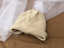 Lade das Bild in den Galerie-Viewer, Warm Winter Knit Beanie Hats Japanese Autumn and Winter Solid Color Curling Woolen Cap Men and Women Unisex