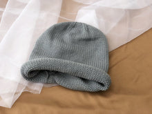 Lade das Bild in den Galerie-Viewer, Warm Winter Knit Beanie Hats Japanese Autumn and Winter Solid Color Curling Woolen Cap Men and Women Unisex