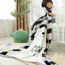 Lade das Bild in den Galerie-Viewer, Cartoon Small Blanket Flannel Blanket Gold Mink Velvet Blanket Nap Blanket Casual Blanket