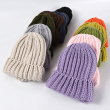Lade das Bild in den Galerie-Viewer, Warm Winter Knit Beanie Hats Women's Autumn and Winter New Coarse Yarn Solid Color Casual All-Matching Unisex