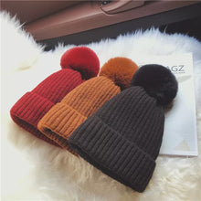 Lade das Bild in den Galerie-Viewer, Warm Winter Knit Beanie Hats Women's Fleece-Lined Thickened Knitting Woolen Cap Unisex
