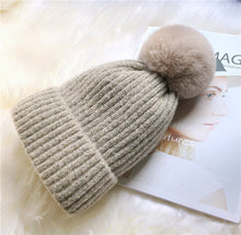 Lade das Bild in den Galerie-Viewer, Warm Winter Knit Beanie Hats Women's Fleece-Lined Thickened Knitting Woolen Cap Unisex
