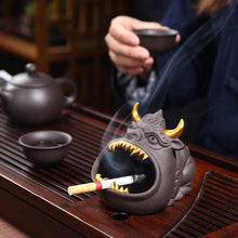 Lade das Bild in den Galerie-Viewer, Ashtray Cow Funny Cute Creative Ceramic Trend Living Room Windproof Prevent Fly Ash Tide Ashtray
