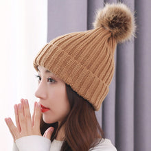 Lade das Bild in den Galerie-Viewer, Warm Winter Knit Beanie Hats Autumn Wool Solid Color Fur Ball European and American Thickened Unisex
