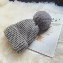 Lade das Bild in den Galerie-Viewer, Warm Winter Knit Beanie Hats Women's Fleece-Lined Thickened Knitting Woolen Cap Unisex