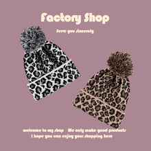 Lade das Bild in den Galerie-Viewer, Warm Winter Knit Beanie Hats Women's Leopard Hat Korean-Style Fashion Face-Looking Small Unisex