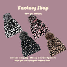 Lade das Bild in den Galerie-Viewer, Warm Winter Knit Beanie Hats Women's Leopard Hat Korean-Style Fashion Face-Looking Small Unisex
