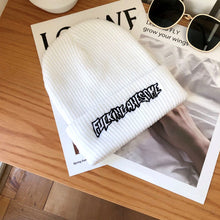 Lade das Bild in den Galerie-Viewer, Warm Winter Knit Beanie Hats Black All-Match Korean Woolen Hat Women Autumn Unisex