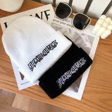 Lade das Bild in den Galerie-Viewer, Warm Winter Knit Beanie Hats Black All-Match Korean Woolen Hat Women Autumn Unisex