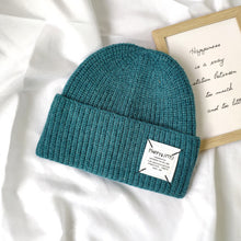 Lade das Bild in den Galerie-Viewer, Warm Winter Knit Beanie Hats Japanese Thickened Wool Women Student Korean Style Couple Pullover Male Unisex