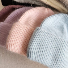 Lade das Bild in den Galerie-Viewer, Warm Winter Knit Beanie Hats Women's Autumn Korean Style All-Matching Pullover Thickened Unisex