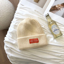 Lade das Bild in den Galerie-Viewer, Warm Winter Knit Beanie Hats Wool Women Autumn and Winter Korean Style All-Matching Japanese Student Fashion Casual Unisex