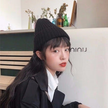 Lade das Bild in den Galerie-Viewer, Warm Winter Knit Beanie Hats Cold Women Korean Fashion TikTok Same Style Wool Male Student Unisex