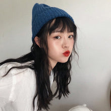 Lade das Bild in den Galerie-Viewer, Warm Winter Knit Beanie Hats Cold Women Korean Fashion TikTok Same Style Wool Male Student Unisex
