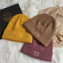 Lade das Bild in den Galerie-Viewer, Warm Winter Knit Beanie Hats Ins Wool Women Autumn Solid Color Hat Trendy Couple Male All-Match Unisex