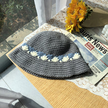 Lade das Bild in den Galerie-Viewer, Warm Winter Knit Beanie Hats Internet Influencer Yarn Fisherman Contrast Color Crocheted Japanese Style Unisex